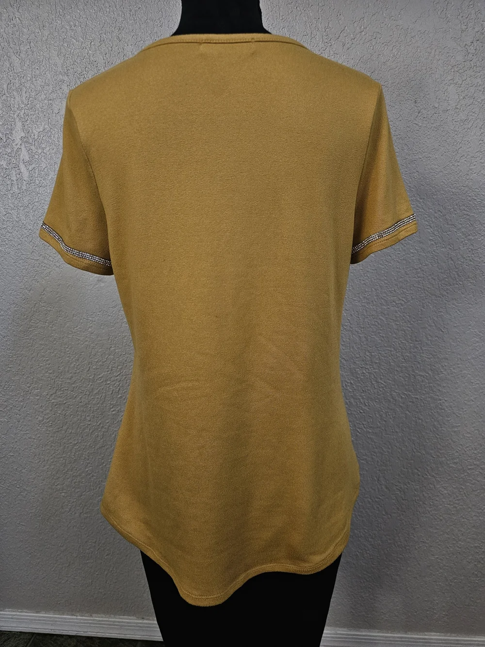 Mustard Short-Sleeve Cutout Women's Top M - Picture 7 of 10